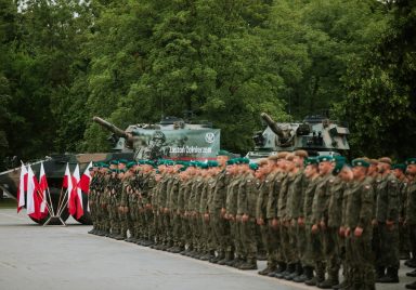 Θέλoυν πόλεμο! Πολωνός στρατηγός: «300.000 στρατιώτες του ΝΑΤΟ είναι έτοιμοι»