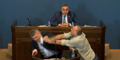 Γεωργία: Άγριο ξύλο στο κοινοβούλιο για το νομοσχέδιο για τους «ξένους πράκτορες» [vid]