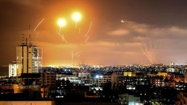 Ξεκίνησε η επίθεση στο Ισραήλ: Η Χεζμπολάχ επιχειρεί κορεσμό της αεράμυνας – Έκκληση Μπάιντεν στο Ιράν – Εντολή στο Ναυτικό να συνδράμει
