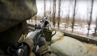 Ασύλληπτο βίντεο από Ουκρανία! Στρατιώτης σε… ειδική αποστολή ανατίναξε κτίριο