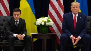 Ανάλυση Politico: Πώς ένα τηλεφώνημα του Ζελένσκι το 2019 έκανε τον Τραμπ να μισεί την Ουκρανία