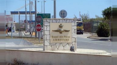 Αντιδράσεις στην Τουρκία για τη χρήση των βρετανικών βάσεων στην Κύπρο για την ανάσχεση της επίθεσης του Ιράν