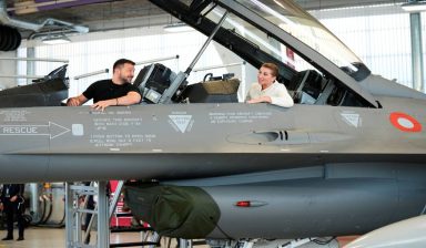 ΗΠΑ: Πάνω από μια μοίρα F-16 θα φτάσει φέτος στην Ουκρανία μαζί με εκπαιδευμένους πιλότους