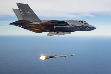 Δυσαρέσκεια για τα F-35 στις ΗΠΑ: «Εξαντλείται η υπομονή» του Κογκρέσου με τα προβλήματα στην αναβάθμιση των μαχητικών