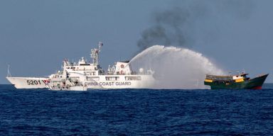 Επεισόδιο στη Νότια Σινική Θάλασσα: “Μπλόκο” κινεζικών πλοίων στις Φιλιππίνες (vid]