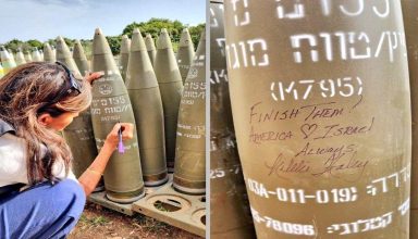 Νίκι Χέιλι: Φωτογραφίζεται καθώς γράφει «αποτελειώστε τους» σε ισραηλινή οβίδα – Oργή στη Μ. Ανατολή