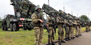 Η Γερμανία στέλνει 100 πυραύλους Patriot και χιλιάδες drones στην Ουκρανία!