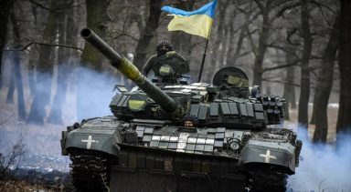 Ουκρανός στρατιώτης αυτομόλησε στη Ρωσία, παρέδωσε ένα άρμα μάχης T-64 και πήρε ρωσική υπηκοότητα