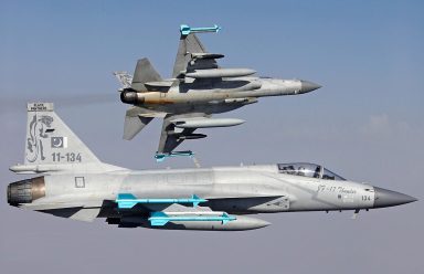 Το Πακιστάν δείχνει το δρόμο στη Τουρκία: Οπλίζει τα μαχητικά JF-17 με πυρηνικούς πυραύλους RAAD
